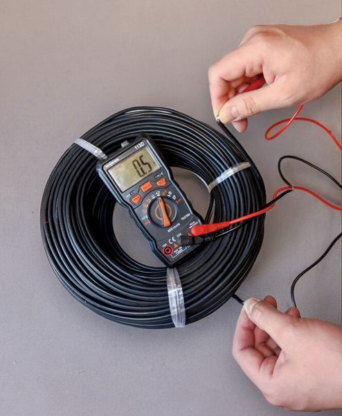 Силиконовый гибкий провод 12 AWG 3.4 кв мм черный EM18028 фото