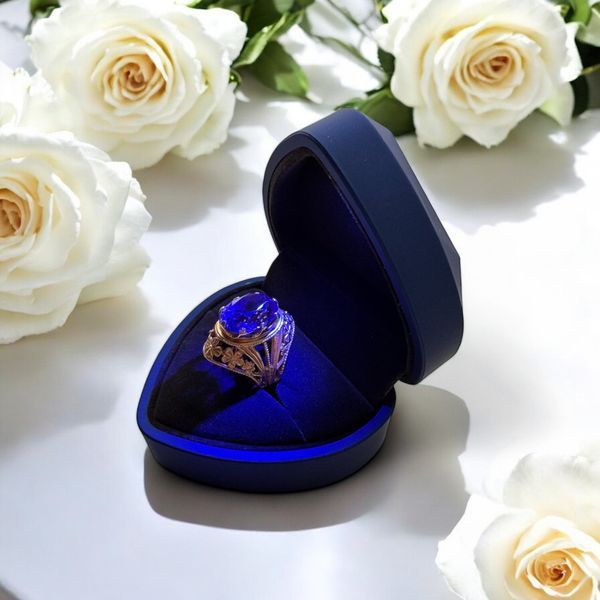 Подарочная синяя коробочка для кольца в форме сердца с LED подсветкой P13034 фото