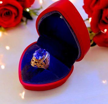 Подарочная коробка для кольца в форме сердца с LED подсветкой красная P13021 фото