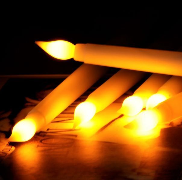 Свечи светодиодные LED набор из 6 штук с дистанционным пультом бежевого цвета P13087 фото