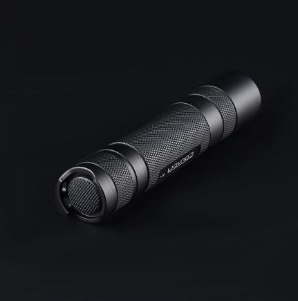 Мощный тактический фонарь Convoy S2+ SST40 5000K с аккумулятором 18650 и термоконтролем C02033 фото