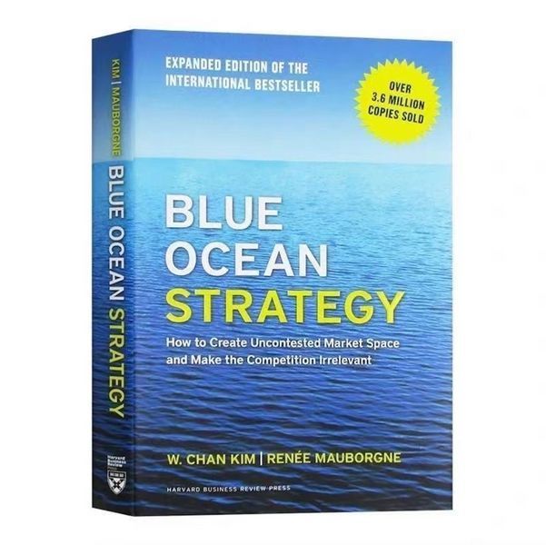 Книга англійською Blue Ocean Strategy В. Чан Кім і Рене Моборн м&rsquo;яка обкладинка BG1793 фото